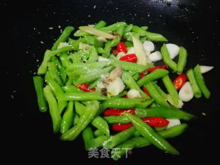 #团圆饭# Fried Long Beans with Millet and Pepper recipe