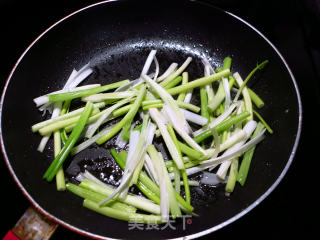 Fried Noodles with Bitter Gourd Pork Slices recipe