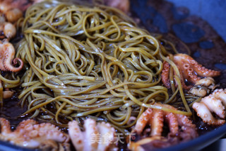 Japanese Style Octopus Seaweed Noodle recipe