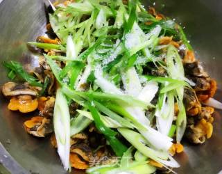 Scallion Mixed with Hairy Cockles#家乡的味# recipe