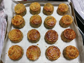 Cantonese Black Sesame Mooncake recipe