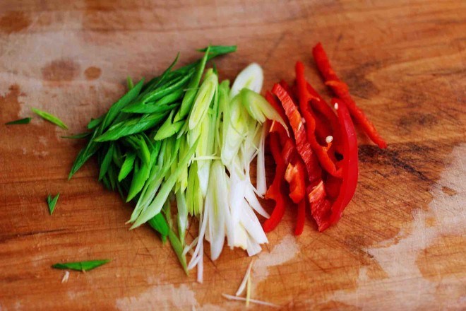 Fried Spring Rolls with Potato Shreds and Red Pepper recipe