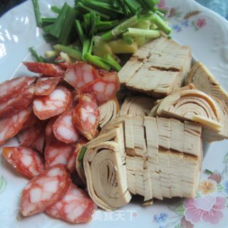 Stir-fried Vegetarian Chicken with Sausage recipe