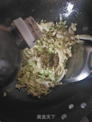 Stir-fried Noodles with Cabbage recipe