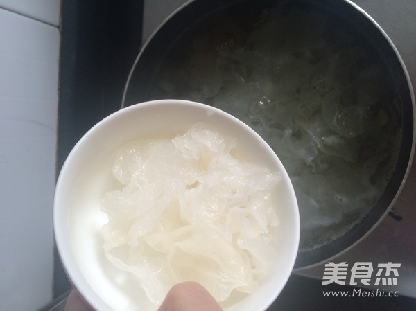 Tremella Snow Lotus Seed Syrup recipe