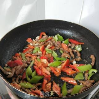 Stir-fried Pasta with Double Pepper Pork Tenderloin recipe