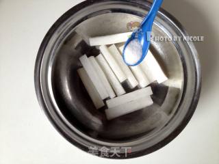 Spicy White Carrot Sticks recipe