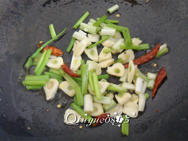 Celery Stir-fried Ginkgo recipe