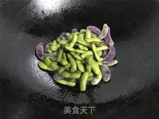 Stir-fried Lamb Eyed Peas with Edamame recipe