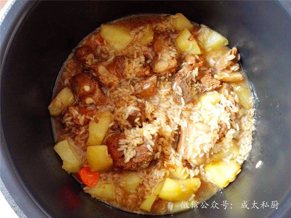 Braised Rice with Pork Ribs and Potatoes recipe