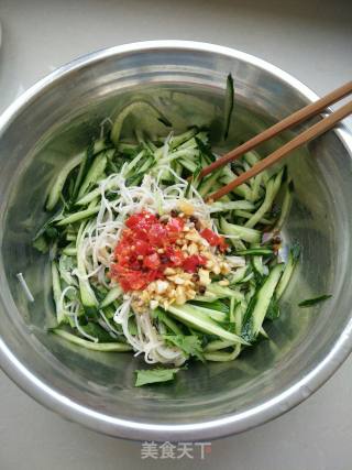 Cucumber Mixed with Enoki Mushrooms recipe