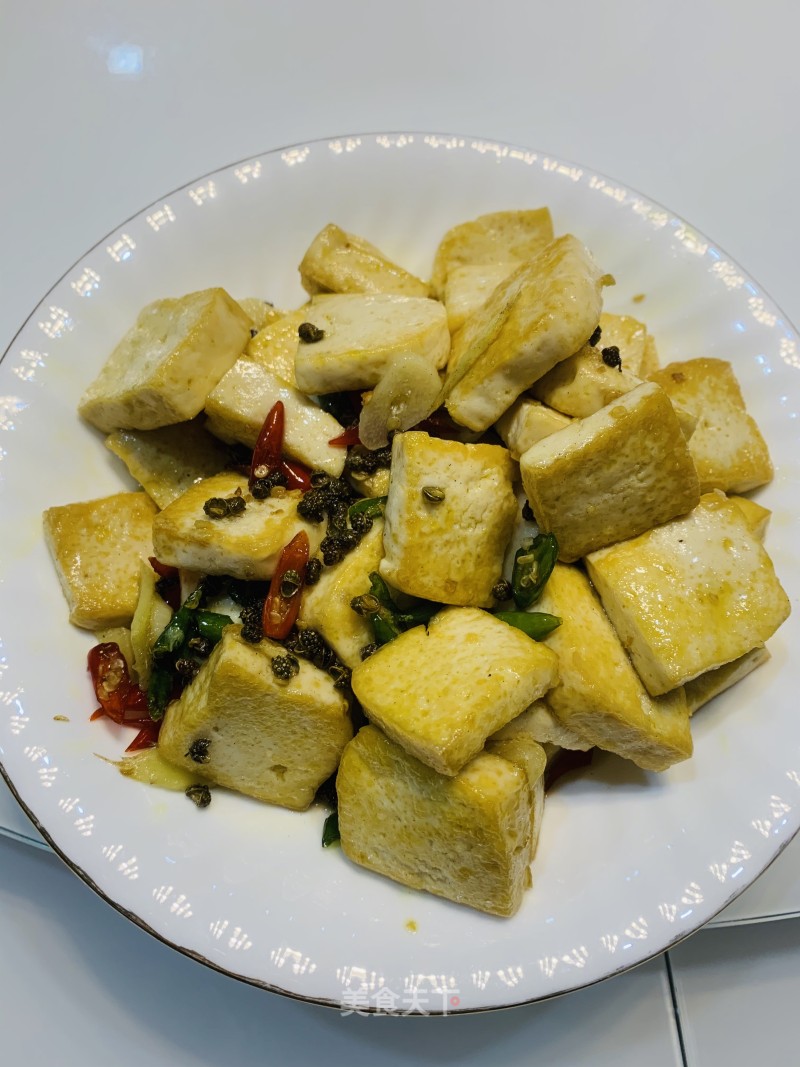 Stir-fried Tofu with Green and Red Chili