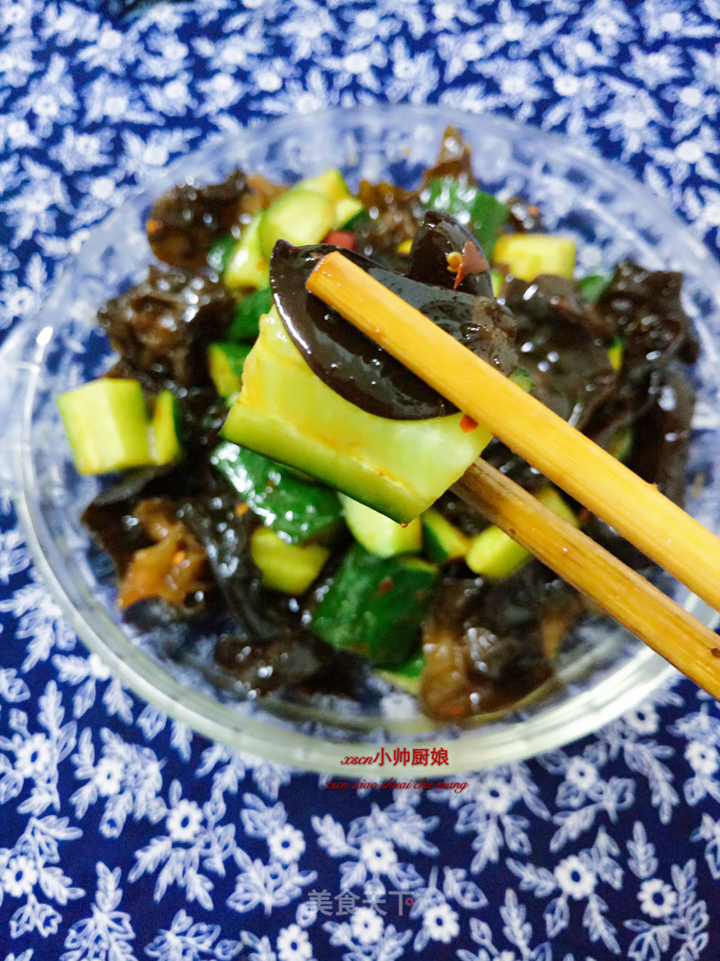 Refreshing Cucumber ~ Fungus Mixed with Cucumber recipe