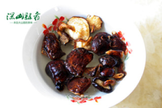 Return to The Truest Taste of Food-braised Black-bone Chicken with Wild Mushrooms recipe