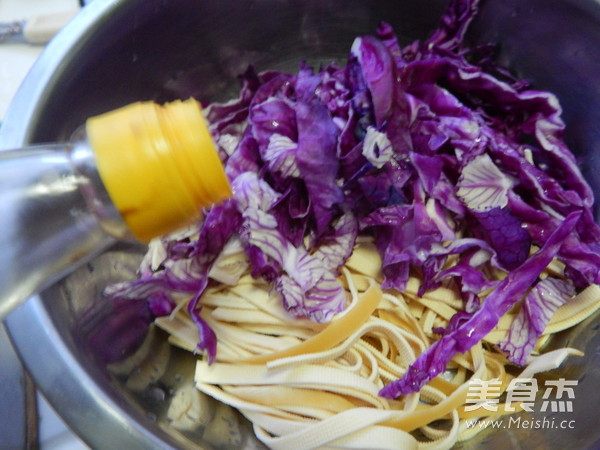 Purple Cabbage Mixed with Tofu Skin recipe