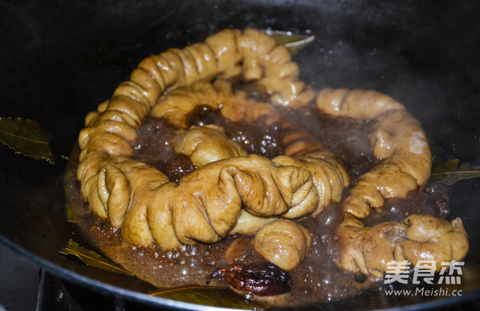 Mother's Multi-course Version of Dry Pot Fat Intestines recipe