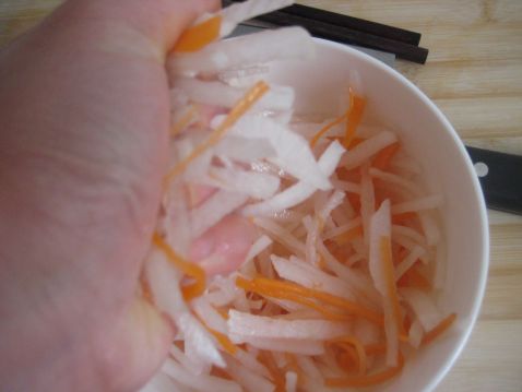 Shredded Radish Mixed with Jellyfish recipe