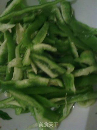 Home-style Stir-fry-shredded Pork with Green Pepper recipe