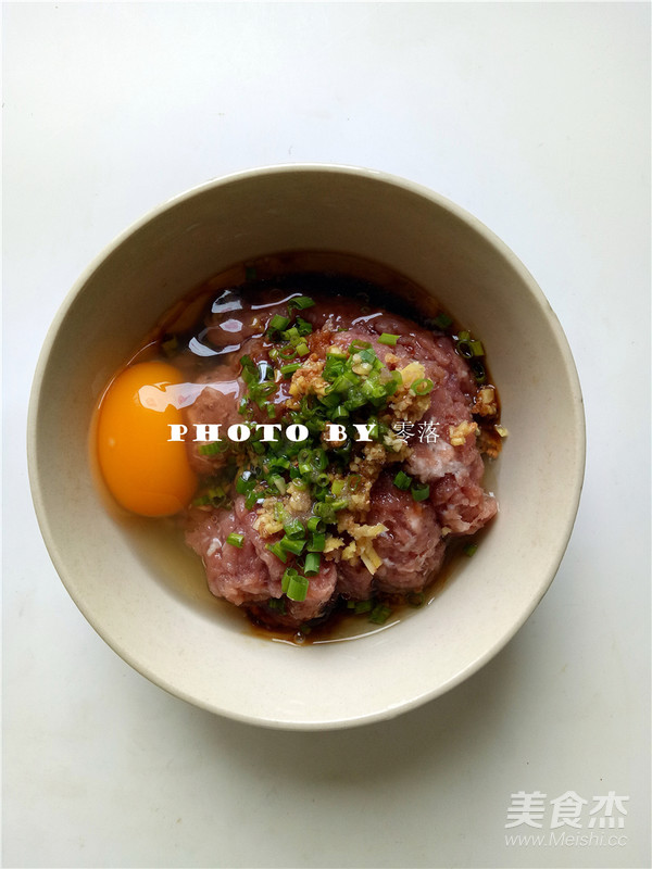 Sweet and Sour Green Pepper Stuffed with Meat recipe