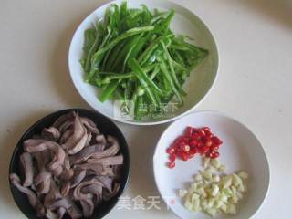 Belly Sliced Fungus and Peanut Soup recipe