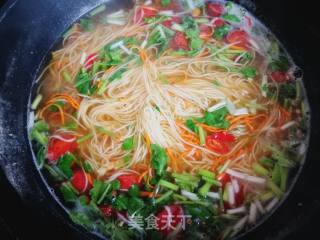 Longxu Noodles with Cordyceps Flower Ham Clear Soup recipe