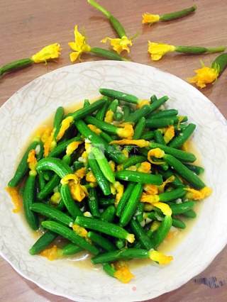 Stir-fried Top Flower Cucumber with Garlic recipe