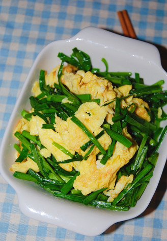 Scrambled Eggs with Garlic recipe