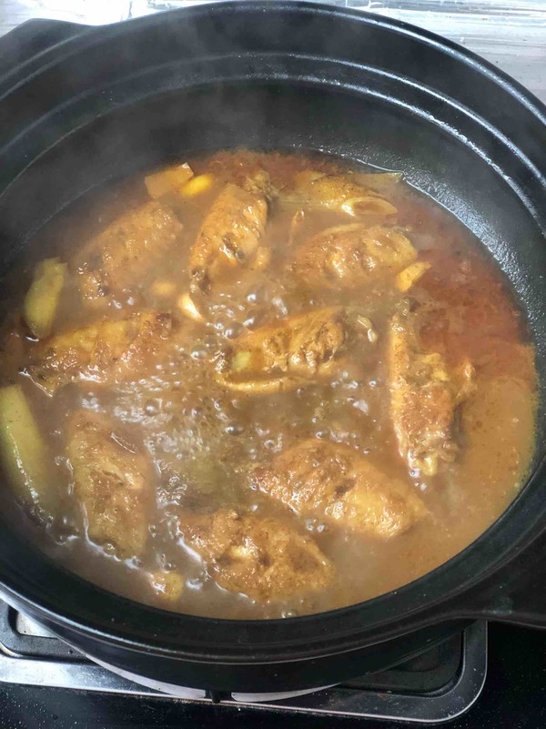 Curry Chicken Wings with Konjac Chrysanthemum Shell (konjac White Shell) recipe