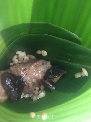 Fresh Meat and Mushroom Rice Dumpling recipe