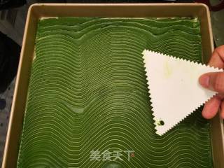 Wavy Matcha Cake Roll recipe