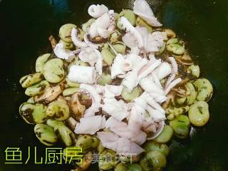 Fresh Squid, Shiitake Mushrooms and Green Broad Beans──private Dishes in Yuer's Kitchen recipe