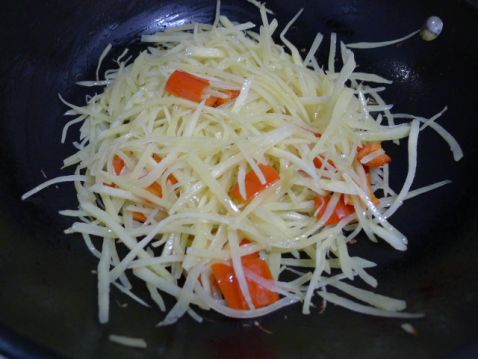 Spicy and Vinegar Shredded Potatoes recipe