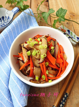 Stir-fried Mushrooms with Carrots recipe