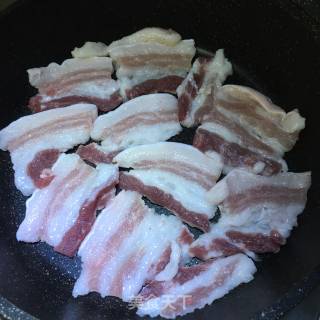 Stir-fried Pork Belly with Beijing Onion recipe