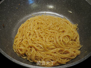 Stir-fried Spaghetti with Shredded Pork recipe