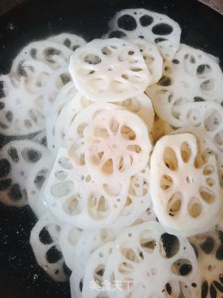 Hot and Sour Lotus Root Slices recipe