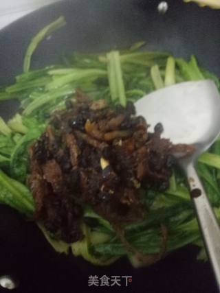 Stir-fried Lettuce with Dace in Black Bean Sauce recipe