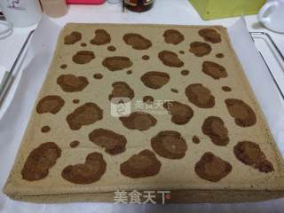 #aca烤明星大赛#leopard Print Cake Roll recipe
