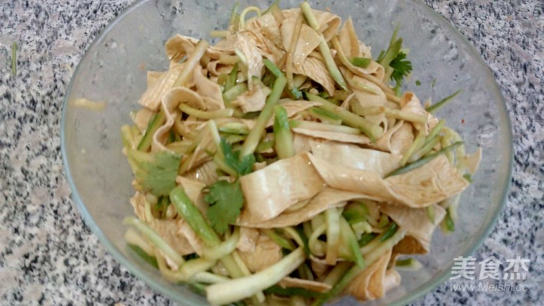 Cucumber Mixed with Bean Curd recipe