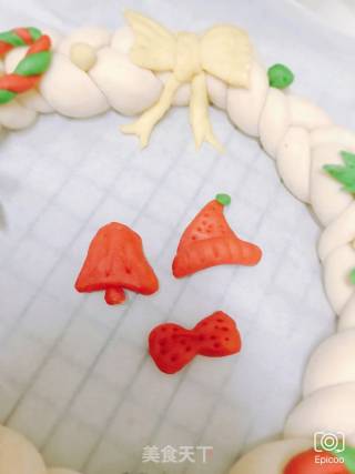 Christmas Wreath Cheese Bread recipe