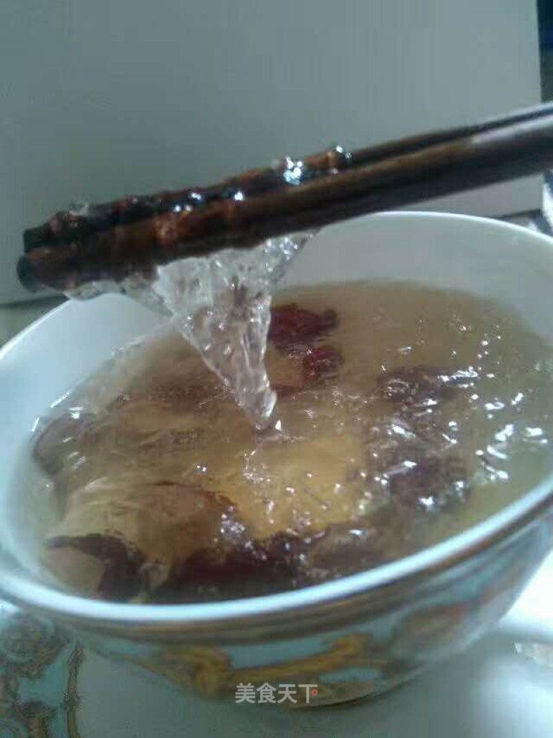 Bird's Nest with Honey and Red Dates recipe