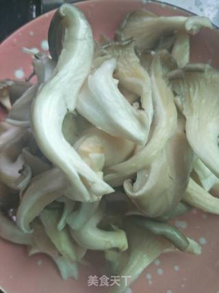 Stir-fried Green Beans with Mushroom recipe