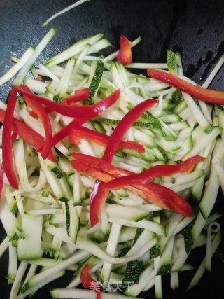 Vegetarian Stir-fried Tender Pumpkin Shreds recipe