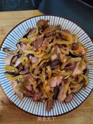 Steamed Pigeon with Mushrooms and Mustard recipe