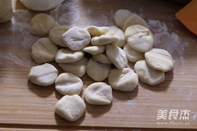 Vegetarian Three Fresh Water Fried Buns recipe