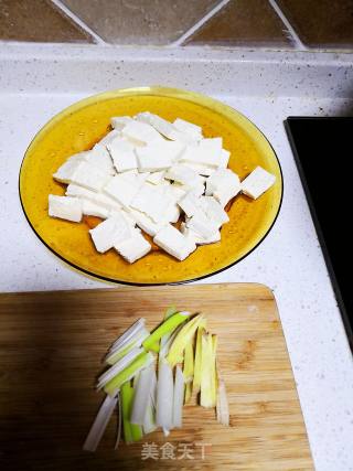 Stir-fried Tofu with Shrimp Skin recipe