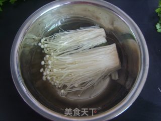 Green Bamboo and Enoki Mushroom Soup recipe