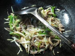 Stir-fried Pork Belly with Chives and Chives Sprouts recipe