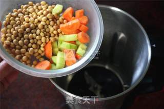 Cucumber Carrot Soy Milk recipe