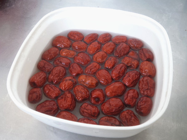 Duck Bone Soup with Red Dates and White Radish recipe